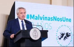 “En esas islas quedaron las vidas de cientos de argentinos”, argumentó Fernández.