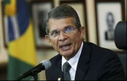 Petrobras sigue los precios del mercado, dijo el general retirado Silva e Luna.
