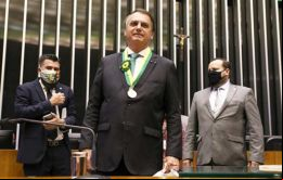 Espero interactuar cada vez más con todos ustedes, dijo Bolsonaro al recibir su medalla.