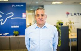 El gerente general de Latam, Roberto Alvo, dijo que la propuesta de Azul era insuficiente