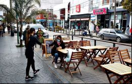 Bares y restaurantes quedaron por fuera del pase sanitario bonaerense, salvo que se realicen agregados en letra pequeña