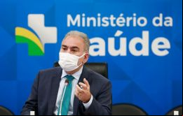 La negativa de Queiroga a itir que Brasil de hecho estaba solicitando un pase de salud se denominó malabarismo retórico.
