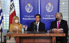 Apenas regresó de su viaje, Lacalle anunció en rueda de prensa que vetaría un proyecto de ley forestal promovido por su socio de coalición, el senador Guido Manini Ríos