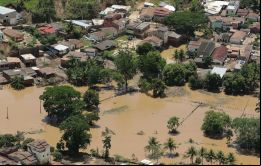 Tenemos 37 ciudades con varias comunidades bajo el agua, dijo el gobernador Costa.