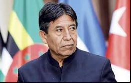”Hay dos formas de adquirir inmunidad: natural y artificialmente (vacunas), y yo he adquirido inmunidad natural”, dijo Choquehuanca.