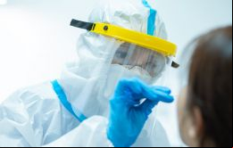 A este ritmo... más del 50% de los europeos se infectarán con Omicron en las próximas seis u ocho semanas, pronosticó Kluge