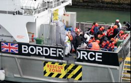 Según la prensa británica las fuerzas armadas del Reino Unido se harán cargo de las operaciones que deben lidiar con los miles que pretenden cruzar el Canal