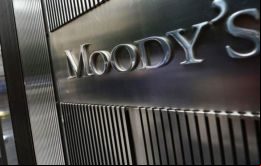 Moody's señaló la necesidad de una devaluación más rápida, tasas de interés positivas y la reestructuración de los subsidios energéticos