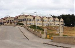 Los modernos institutos de primaria y secundaria en las Falklands