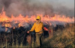 El Gobernador Gustavo Valdés dijo que “solo la naturaleza podrá apagar el fuego”