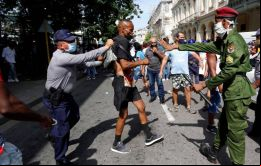 Los manifestantes exigieron el fin de la dictadura