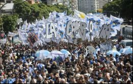 “Nunca más, nunca más”, repetía la multitud en memoria del Golpe de Estado que depuso los tres poderes constitucionales presididos en 1976