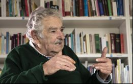 “Sería bueno que el mundo central tuviera la visión autocrítica para entender que la historia va para el otro lado”, subrayó Mujica