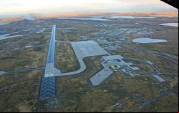 Vientos laterales retrasan en oportunidades los vuelos civiles en el aeropuerto de Mount Pleasant 