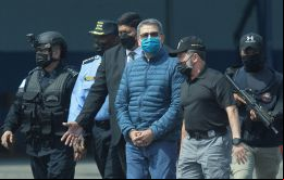 Hernández perdió su inmunidad cuando entregó la banda presidencial a Xiomara Castro el 27 de enero