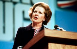 El gabinete de Thatcher aprueba Operación Sutton, el desembarco en las Falklands y comienza bombardeo de los Vulcan