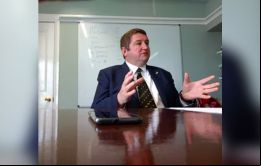 El legislador MLA Mark Pollard dijo que noviembre sigue siendo la fecha