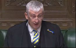 Firme partidario de las Falklands, las cuales ha visitado con anterioridad, Sir Lindsay Hoyle dirigirá la palabra a los ocho  electos de la Asamblea