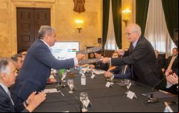 Novillo destacó la industria armamentística y la capacidad de mantenimiento de aeronaves de Argentina