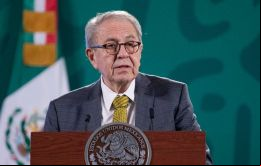 El ministro de Sanidad, Jorge Alcocer, defiende que los niños tienen un sistema inmunológico maravilloso y por ello se ha negado a vacunar a sus nietos 