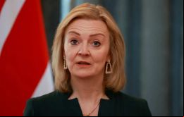 Secretaria Liz Truss,”Nos paramos en defensa del derecho de las Falklands a la auto determinación antes y no dudaremos en volver a hacerlo.