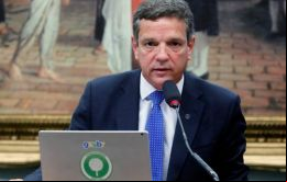 La formación y experiencia de Paes no están relacionadas con el sector energético, argumentan sus opositores