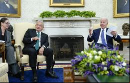 Se aceptó cómodamente que China fuera la fábrica del mundo, AMLO a Biden