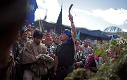 Boric insistió en que no dio instrucciones a ningún funcionario para que se pusiera en o con los rebeldes, pero la CAM afirma lo contrario. Foto: AP