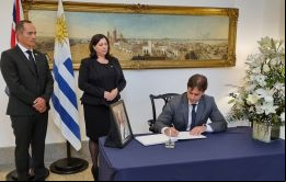 El presidente Lacalle visitó la residencia de la embajadora británica en Montevideo