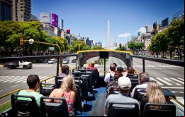Brasileños, uruguayos y estadounidenses constituyeron el grueso de los viajeros extranjeros que llegaron al país.