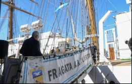 La Fragata Libertad estuvo a punto de dirigirse a una base naval cerca de Buenos Aires debido a la huelga de los remolcadores