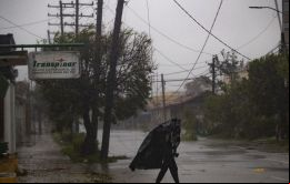 Ian dejó a Cuba a oscuras pero no es una amenaza directa para Honduras donde las lluvias han dejado más de 12 muertos