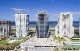 El precio de venta de los apartamentos oscila entre US$ 5.500 y US$ 6.000 por metro cuadrado