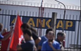La decisión de Ancap de sanear un desaguisado contable derivó en una huelga que podría aislar a Uruguay del mundo, de ahí la necesidad de importar combustible para aviones