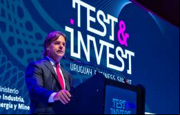 Uruguay quiere convertirse en un polo tecnológico latinoamericano, no sólo del Cono Sur, subrayó Lacalle.