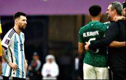 Los aficionados brasileños celebraron la derrota de su archienemigo por 2-1 ante la modesta Arabia Saudí  