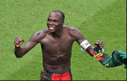 Aboubakar no mostró ningún remordimiento cuando fue expulsado con una segunda tarjeta amarilla por quitarse la camiseta para celebrarlo tras marcar contra Brasil