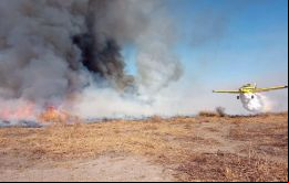 Se esperaba que la lucha contra el fuego por vía aérea continuara, si el tiempo lo permitía, anunció el SNMF