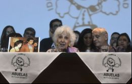 Carlotto insistió en que el trabajo de su organización es una tarea constante, silenciosa, paciente y amorosa, y que aún queda mucho camino por recorrer.
