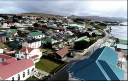El disparador fue la Universidad de Tierra del Fuego, la cual tiene intenciones de viajar a las Falklands para evaluar el impacto económico de la 'usurpación'