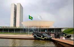 Los principales sospechosos son los de los negocios de deforestación y garimpo, pero Lula también culpó a Bolsonaro