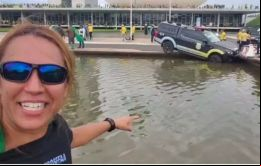 Seguidores de Bolsonaro afirman que Azevedo es una infiltrada de la izquierda