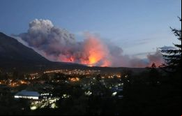 El alcalde de El Hoyo, Pol Huisman, decretó la emergencia por el incendio.