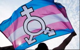 Los manifestantes celebraron la ocasión y recordaron las muertes de transexuales y travestis en Brasil