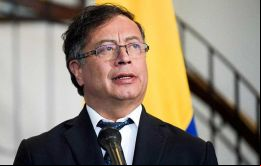 El documento de la Comisión de Relaciones Exteriores prohibiría el ingreso de Petro a territorio peruano si es aprobado por el pleno del Congreso