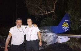 Ambos pilotos sobrevivieron tras estrellarse en un lugar despejado 