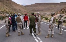 Según el decreto de Boric, las unidades militares podrán realizar controles de identidad y detener a las personas que ingresen o salgan por un paso fronterizo no autorizado
