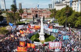 Estamos honrando la memoria de quienes lucharon por una patria justa, libre y soberana, dijo Carlotto