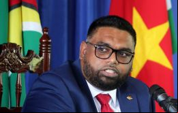Guyana confía en que el tribunal mantendrá su antigua frontera internacional con Venezuela, dijo el presidente de Guyana, Irfaan Ali