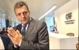 Massa consiguió un préstamo de 690 millones de dólares con el Banco de Desarrollo de América Latina (CAF) durante una reunión en Uruguay. Foto: Gastón Britos / FocoUY